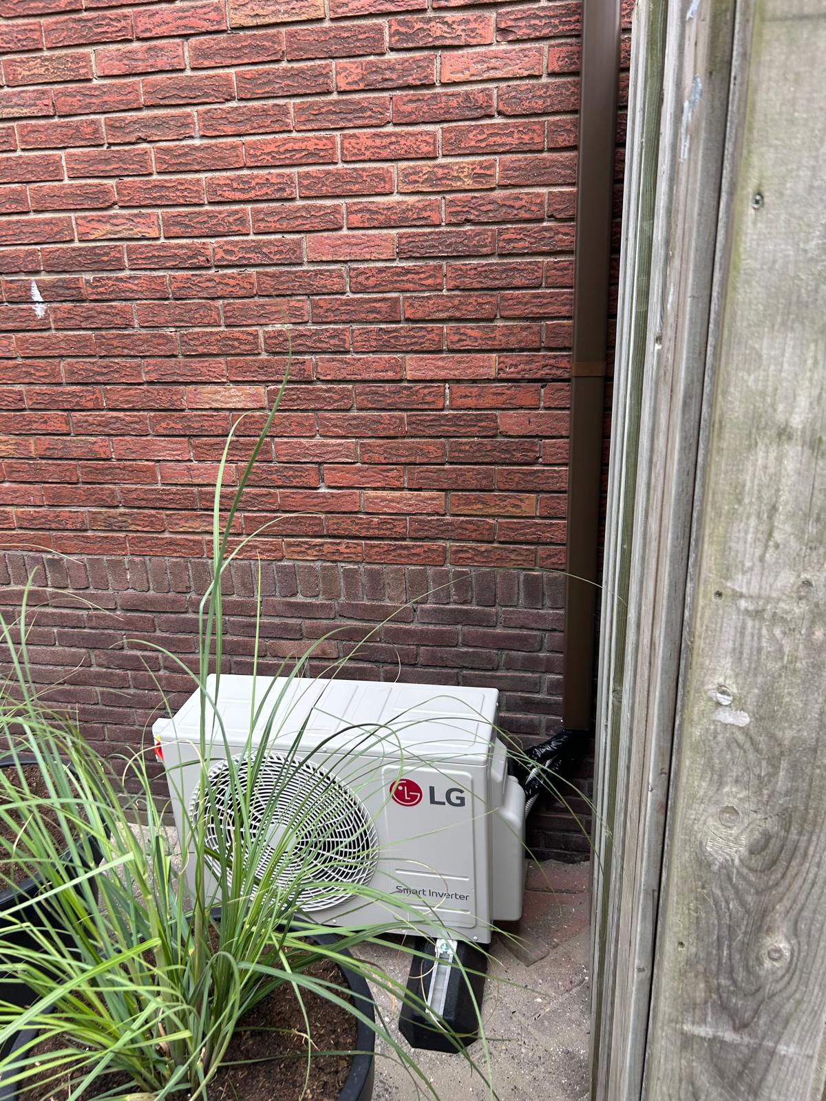 Buitenunit in tuin